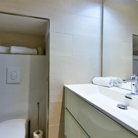 L'esperance Joli Petit Situé Dans Le Suquet, Proche Des Commerces, Palais Et Plages Appartement