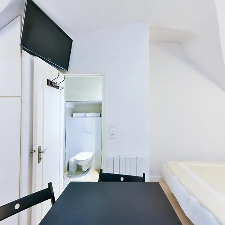 L'esperance Joli Petit Situe Dans Le Suquet, Proche Des Commerces, Palais Et Plages