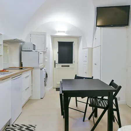 L'esperance Joli Petit Situe Dans Le Suquet, Proche Des Commerces, Palais Et Plages